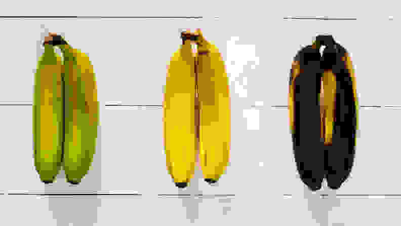 A series of bananas, from underripe to overripe. Of course, we all know from the Chiquita Banana song that you should never put bananas in the refrigerator—this is merely to show the effects of allowing fruits to become overripe.