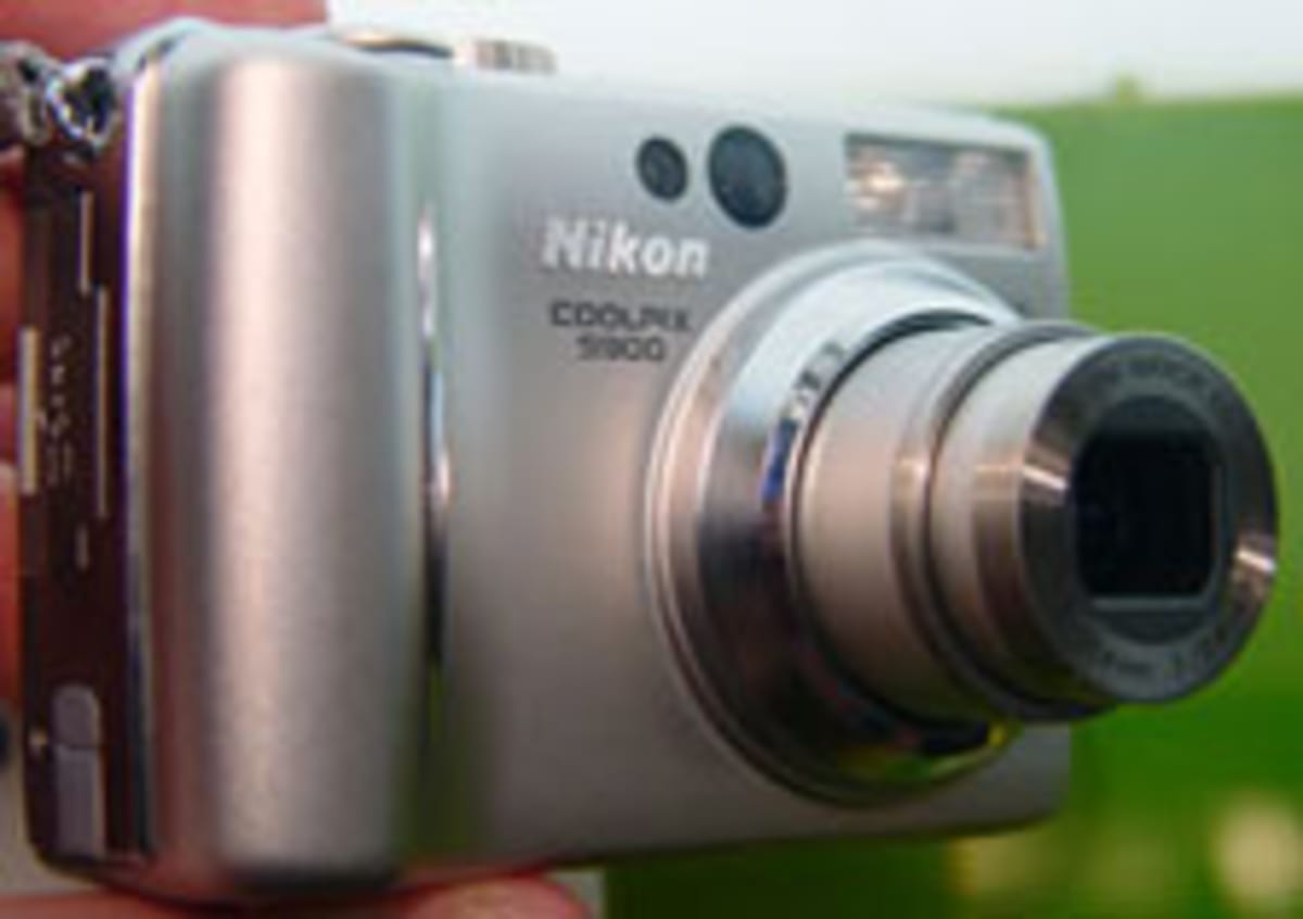Nikon Coolpix 5900 Reviewed