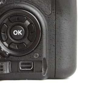 OLYMPUS-E-30-ports2-open.jpg