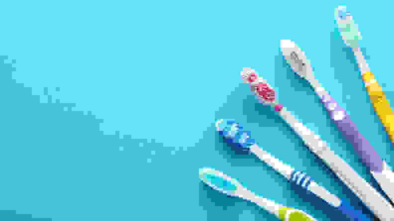 How to clean toothbrush