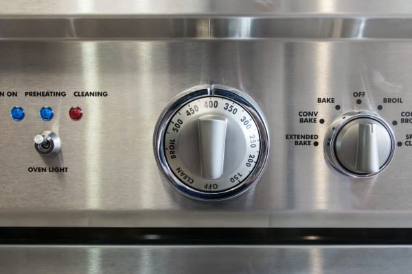 Control knobs for oven