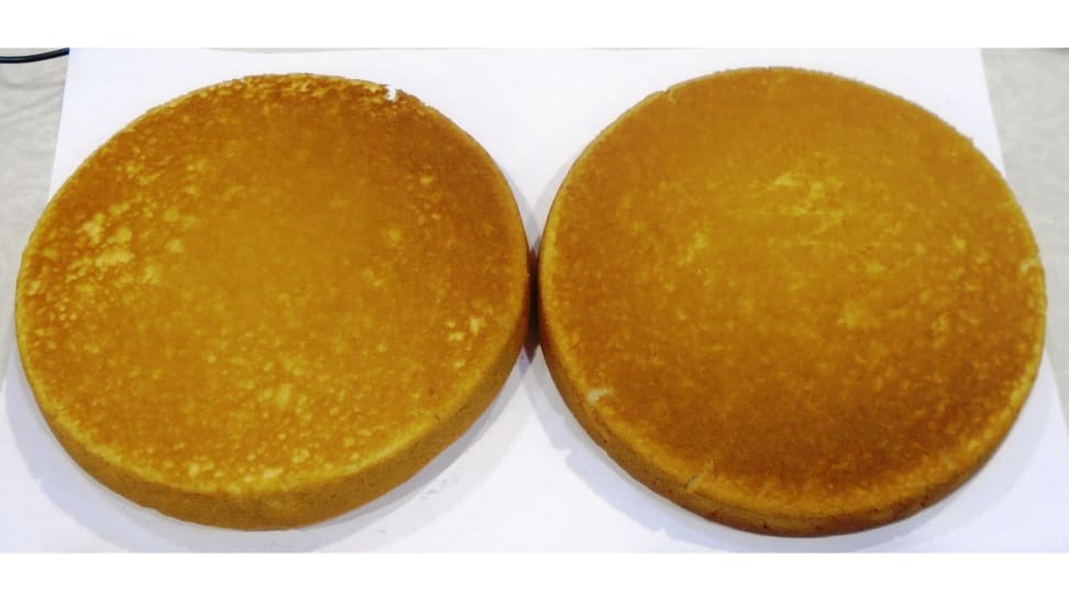 Frigidaire-FFGH3054-cake-bottom