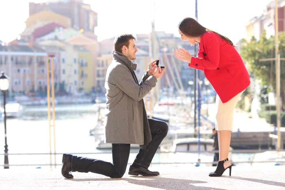 Man proposing marriage to girlfriend