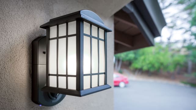 Maximus Video Security Camera & Outdoor Light