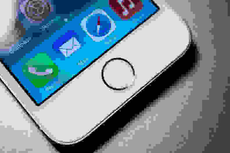 A picture of the Apple iPhone 5s' home button.