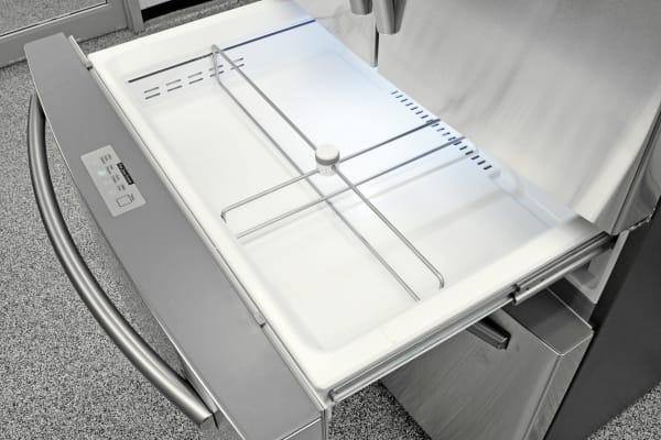 The Samsung RF28HMEDBSR's central drawer features sliding wire racks that let you customize how you want to store your items.