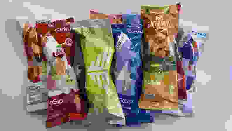 A variety of different Cirkul flavor packets.