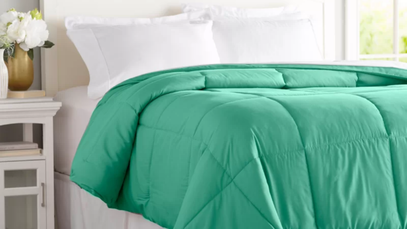 Green comforter