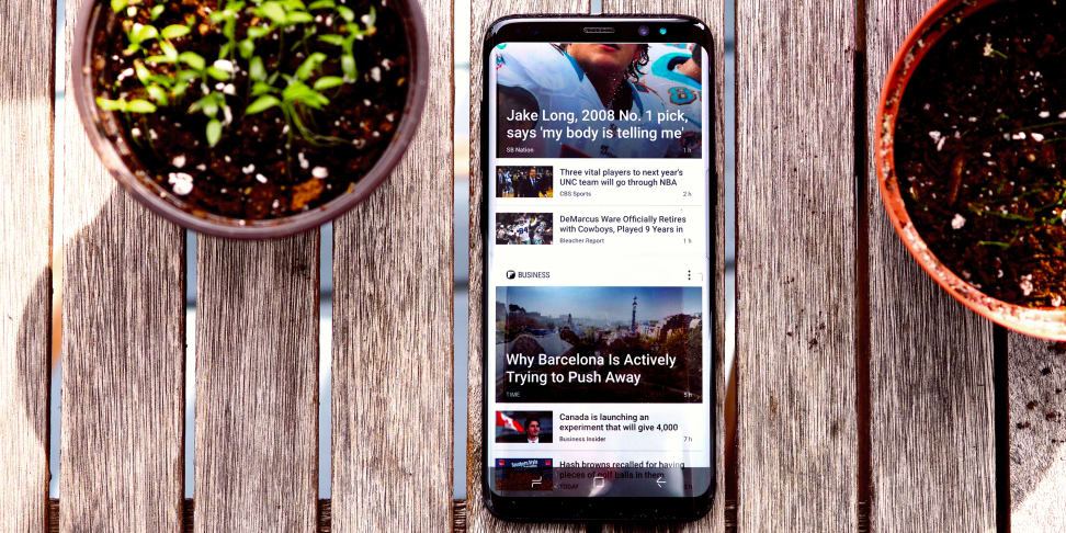 Samsung Galaxy S8 With News Content