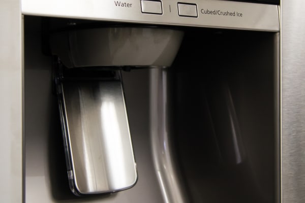 The Samsung RF28HDEDBSR's through-the-door dispenser can comfortably accommodate a standard drinking glass.