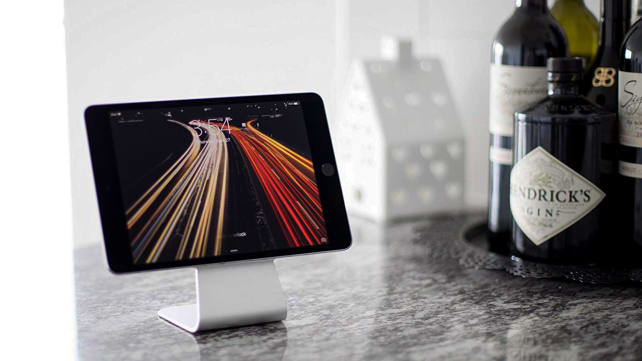 Best Gifts for Dad - Wiplabs Slope Micro-Suction Mobile Device Stand