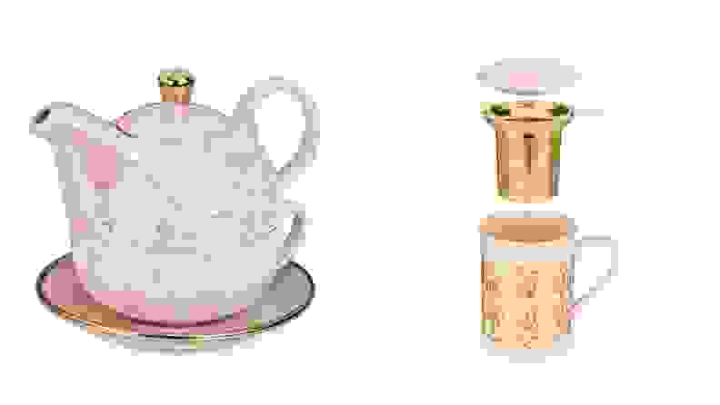 La Rue 1680的茶壶，杯子，过滤器和盖子。
