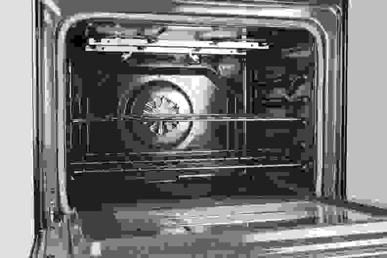 Whirlpool WFE525C0BS oven cavity