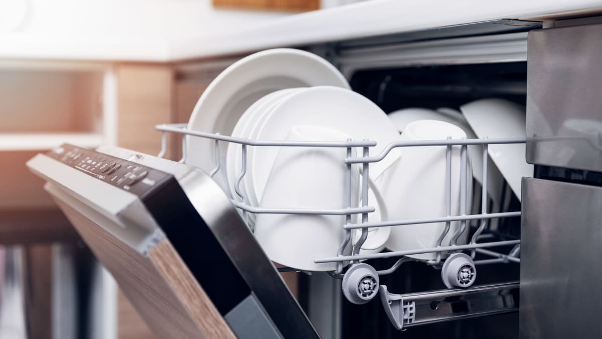 Let Me Count The Waves: New GE Dishwasher Has 102 Cleaning Jets to  Thoroughly Clean Your Dishes
