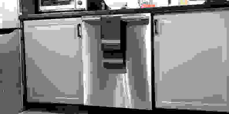 An Electrolux EI24ID81SS dishwasher