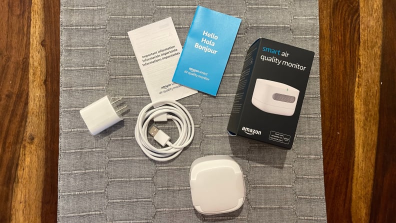 Unboxing the Amazon Smart Indoor Air Quality Monitor i