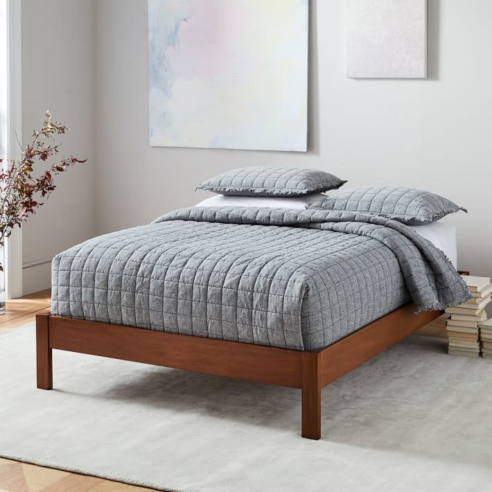 This bed has a simple, flexible design