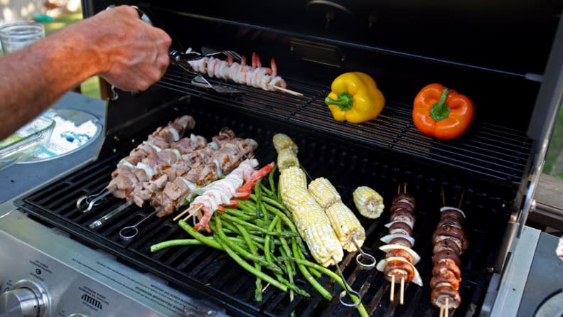 Which is better: A gas or charcoal grill? - Reviewed