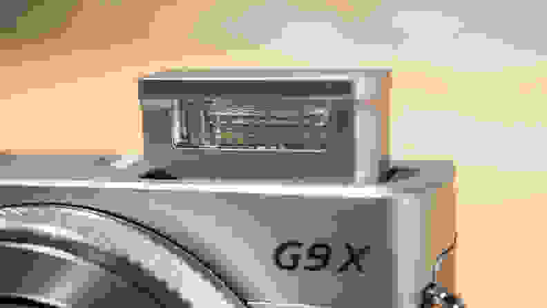 The G9 X doesn't have a viewfinder, but it does feature a pop-up flash.