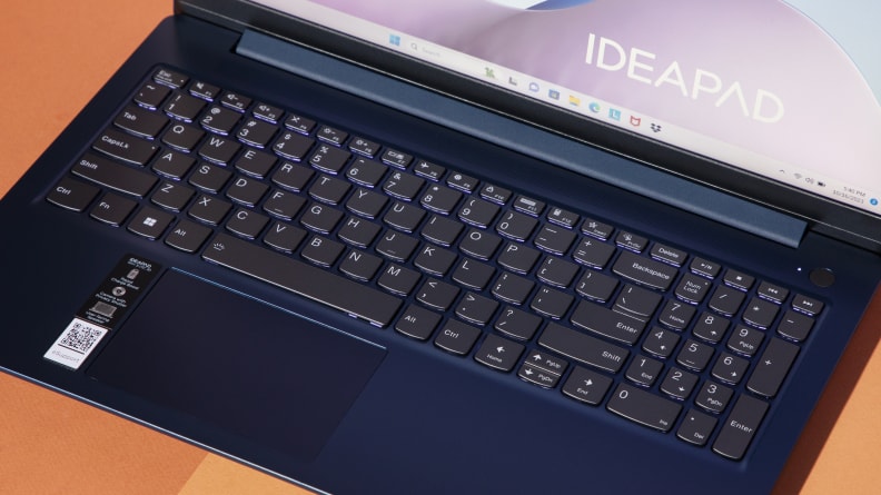 Lenovo IdeaPad Slim 3i Chromebook 14 (2023) Review 