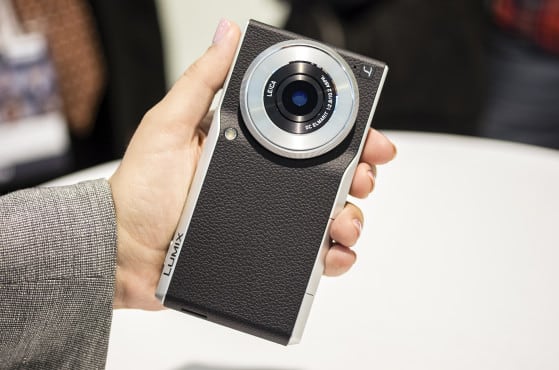 Though the lens does stick out from the CM1 slightly, the phone still fits comfortably in one hand.