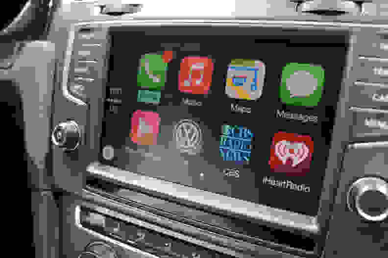 Volkswagen MIB II with CarPlay