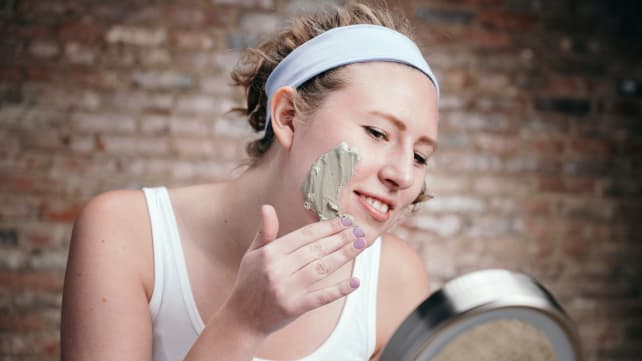 Applying the clay mask