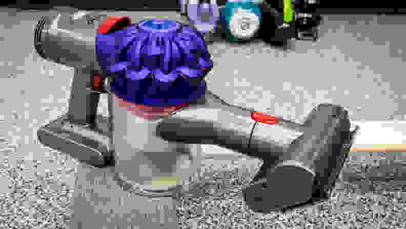 Dyson V7
