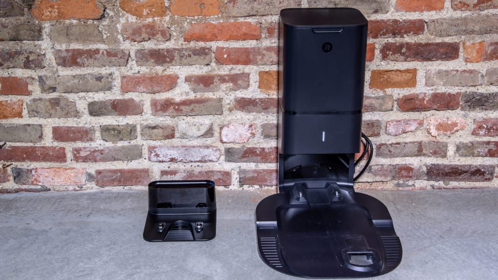 iRobot Roomba i7+ dock comparison