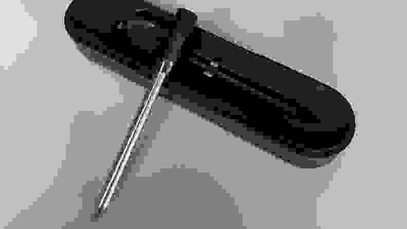 Close-up shot of the Yummly thermometer.