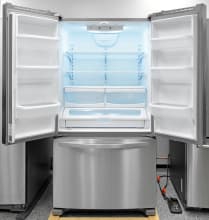Whirlpool WRF535SMBM Interior