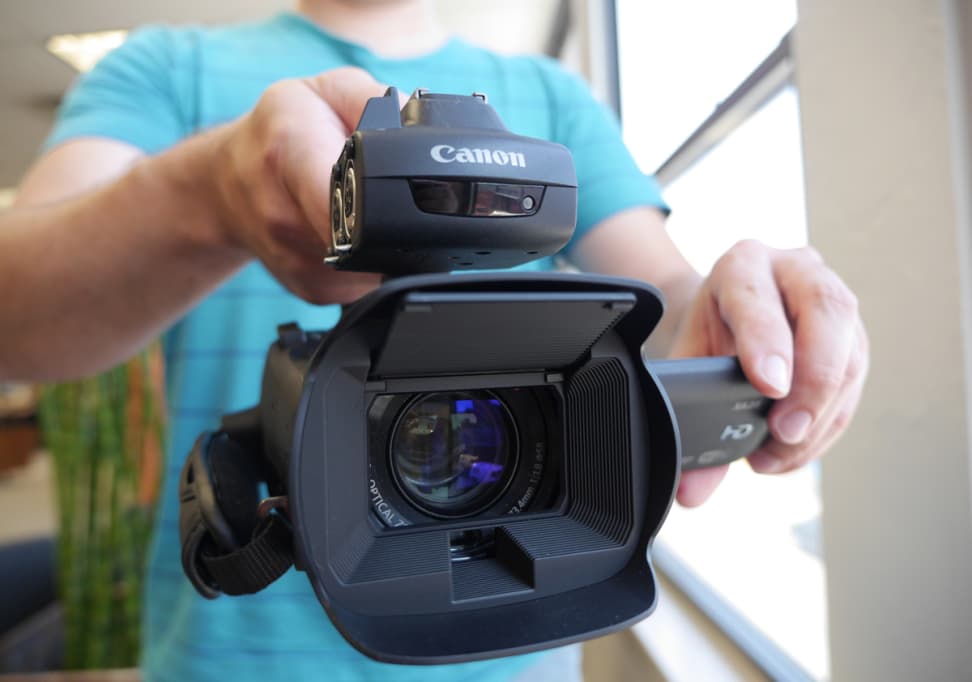 Canon XA25 Handling