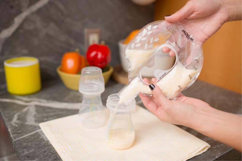 The willow bags each old 4oz of milk and can be stored as-is or you can cut the top off and pour it into a bottle right away.