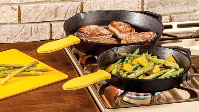 Best Gifts for Dad 2018 - Lodge Cast Iron Pan