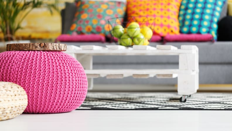 Pink-pouf