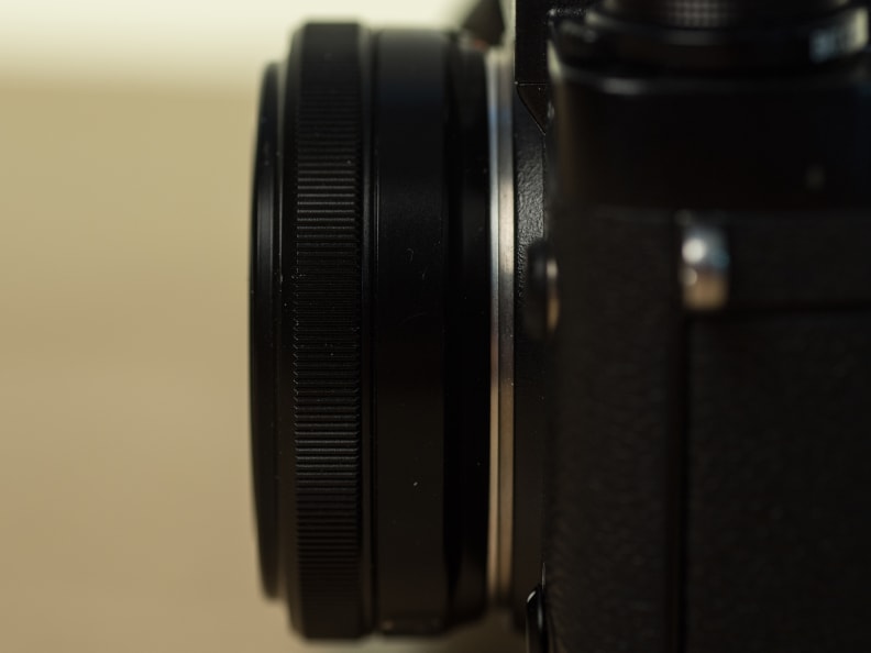 What's missing from this picture? Yep, it's an aperture ring.