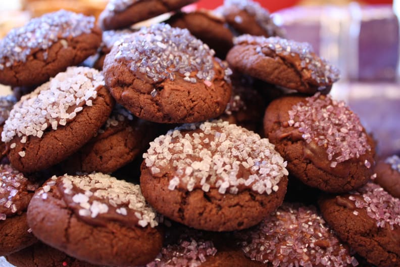 pile of chocolate cookies