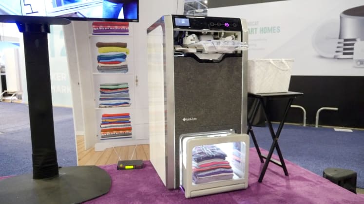 No Robot Laundry Folders Like The Foldimate And Laundroid Aren T
