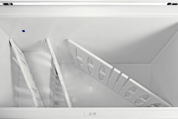 The Kenmore 16542's plastic dividers are adjustable, easy to move, and completely optional.