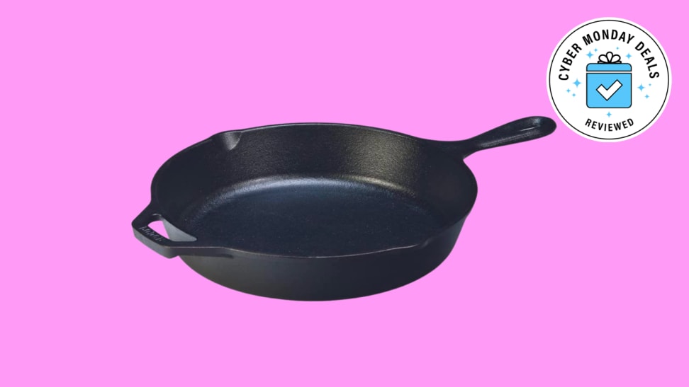 An image of a black Lodge cast iron skillet.