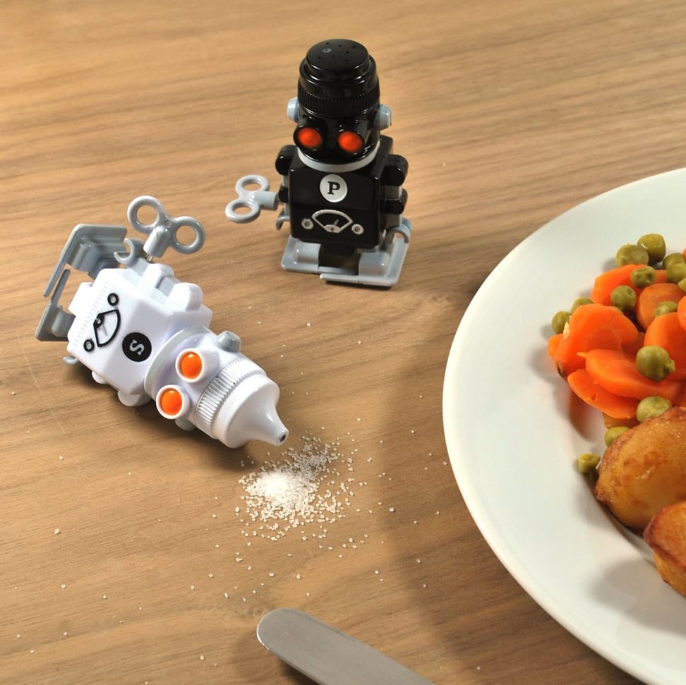 Add a little fun to your dinnertime routine with these wind-up salt and pepper shakers.