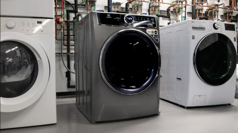 An Electrolux ELFW7637AT