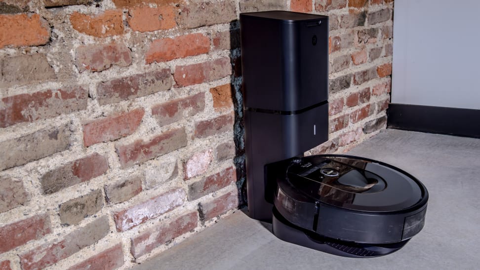 iRobot Roomba i7+ Charging