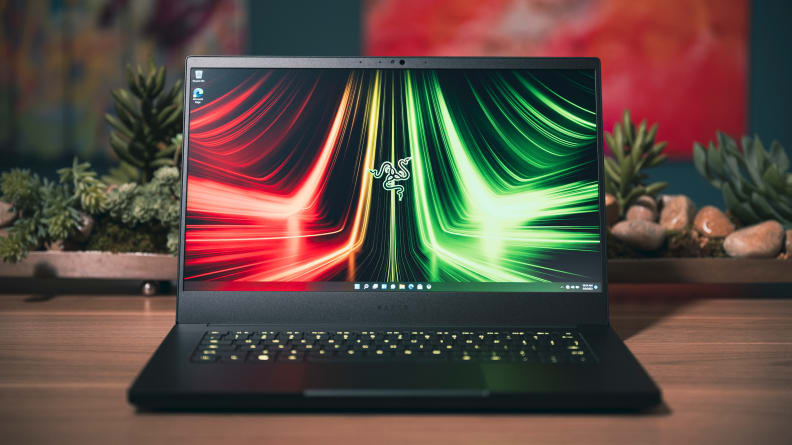 R Λ Z Ξ R on X: Give your desktop a fresh look with the 'Razer Fusion',  our official Razer Blade 14” wallpaper that sports a design that unites red  and green