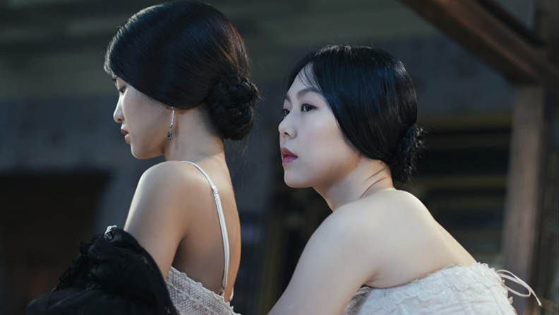 A still from _The Handmaiden_ featuring Sook-hee and Lady Hideko.