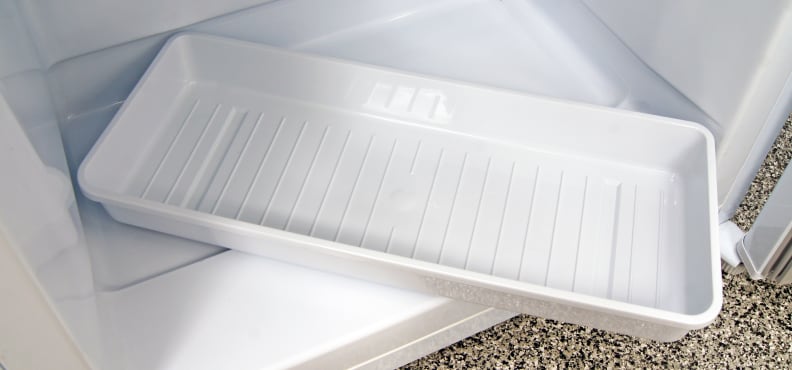 The removable tray is useful both for storing food and catching water when you're defrosting the interior of the Danby DUF408WE.