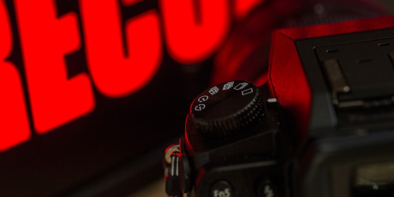 A photo of the Panasonic Lumix G7's front.