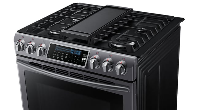 Best Gas Range: Samsung NX58K9500WG