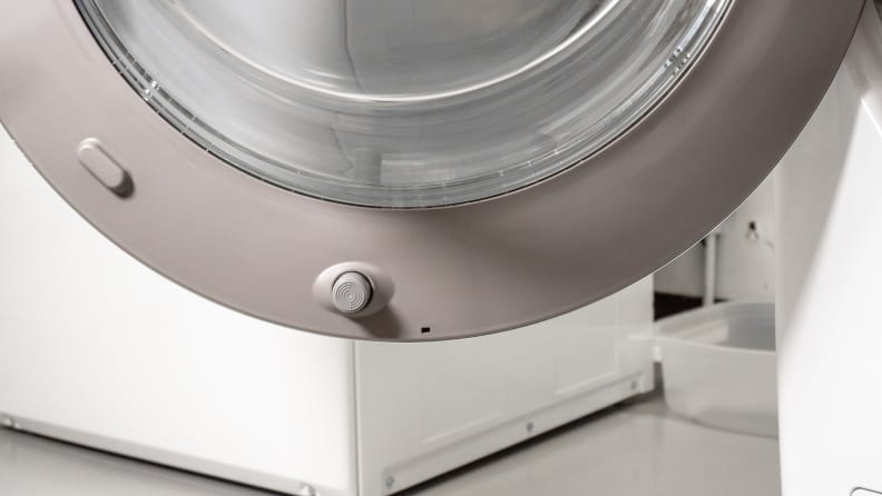 This magnetic stopper keeps the door ajar, helping to prevent mildew and mold from forming in the gasket.