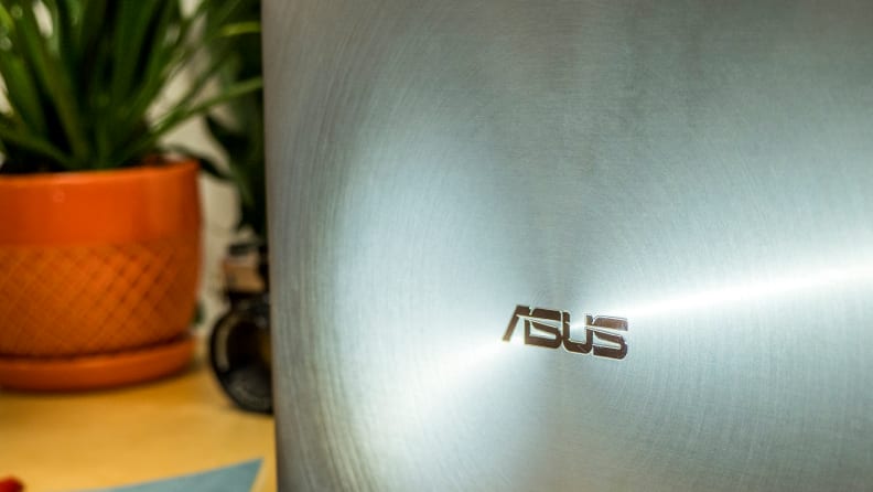 The ZenBook UX330UA features a brushed metal texture that looks like something you'll find on a more expensive laptop.